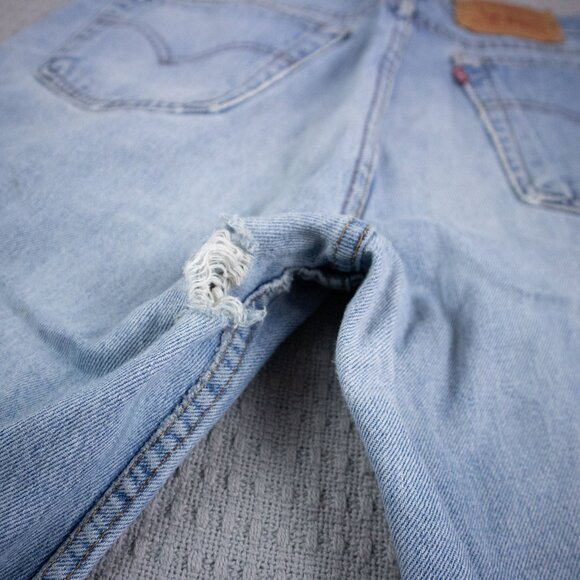 Levi's 550 Relaxed Fit Vintage Thrashed Denim Jeans 34x30 - Picture 5 of 8